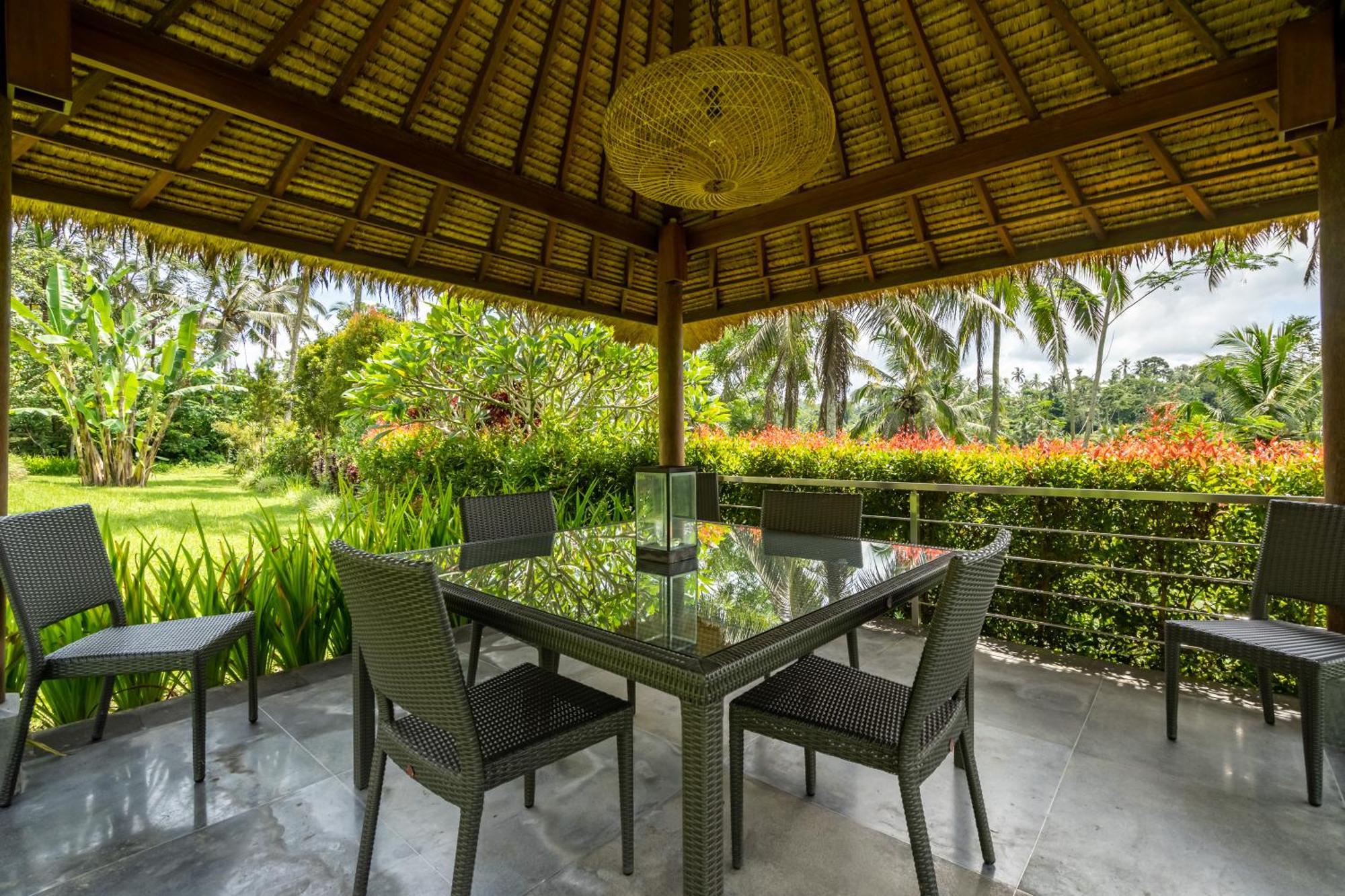 Villa Themma Jungle - Sumptuous 3Br Luxury Villa With Majestic Jungle View North Of Ubud Екстер'єр фото